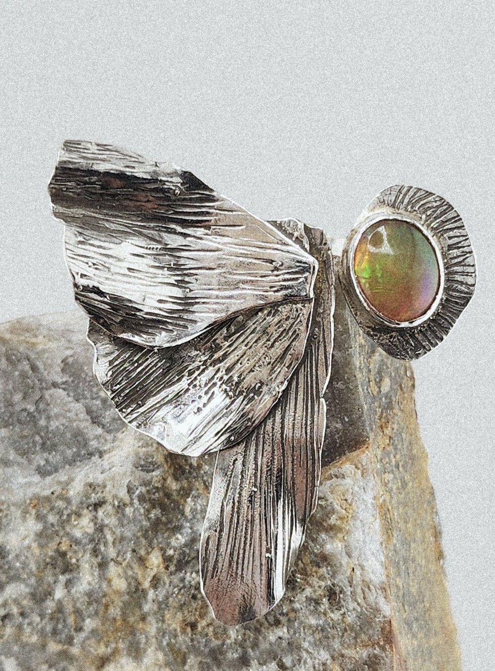 OPAL GEMSTONE BUTTERFLIE RING ADJUSTABLE SIZE FROM 7/9.5 - Picture 15 of 16